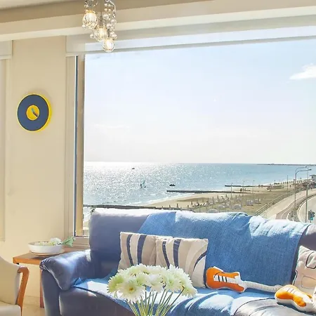 Imagine You And Your Family Renting This Perfect Holiday Apartment Minutes From The Beach, Larnaca Apartment 1390 *