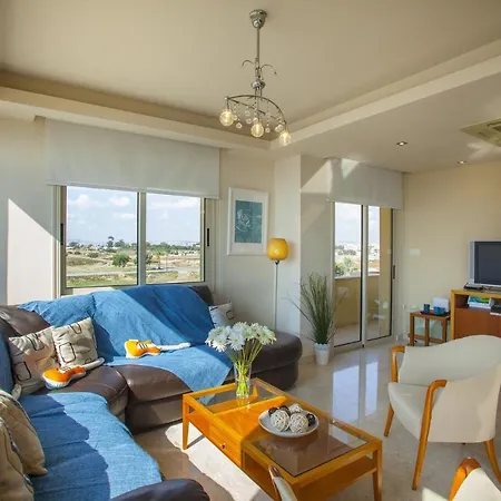 Villa Imagine You And Your Family Renting This Perfect Holiday Apartment Minutes From The Beach, Larnaca Apartment 1390 Larnaca